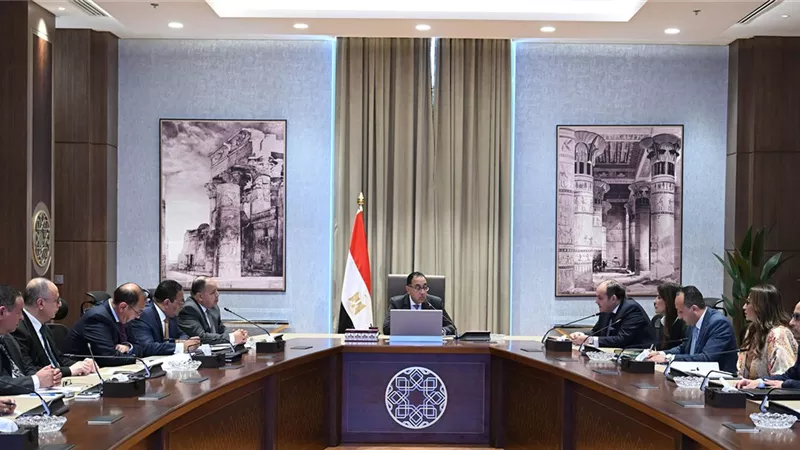 مدبولي يتابع الموقف التنفيذي للإفراج الجمركي عن البضائع بالموانئ
