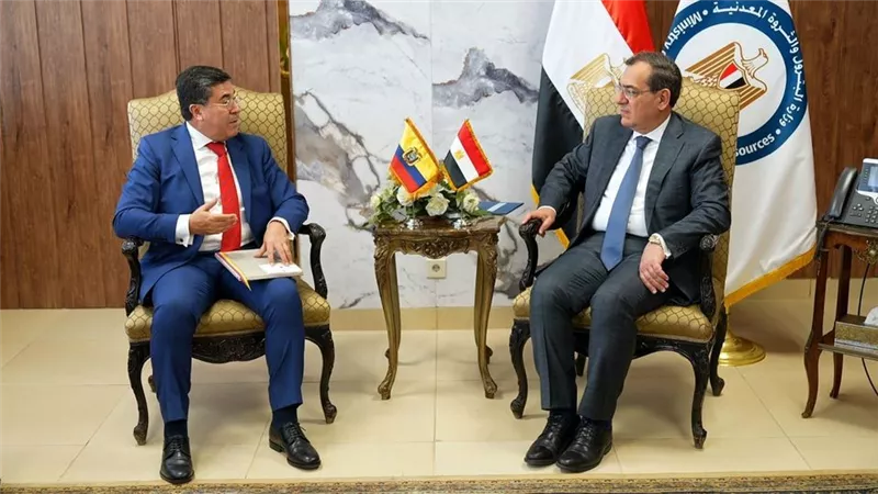 البترول والإكوادور تبحثان التعاون في استكشاف وإنتاج النفط والغاز