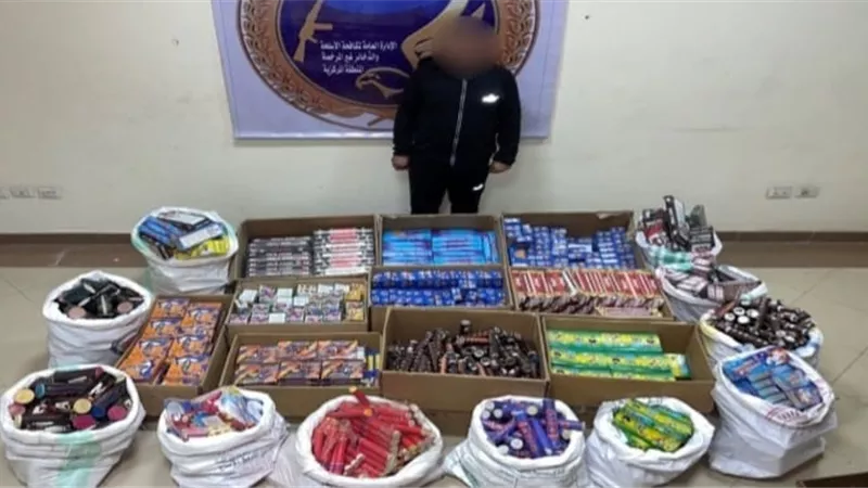 مداهمة مكتبة بداخلها ألعاب نارية بقيمة 4 ملايين جنيه في بنها