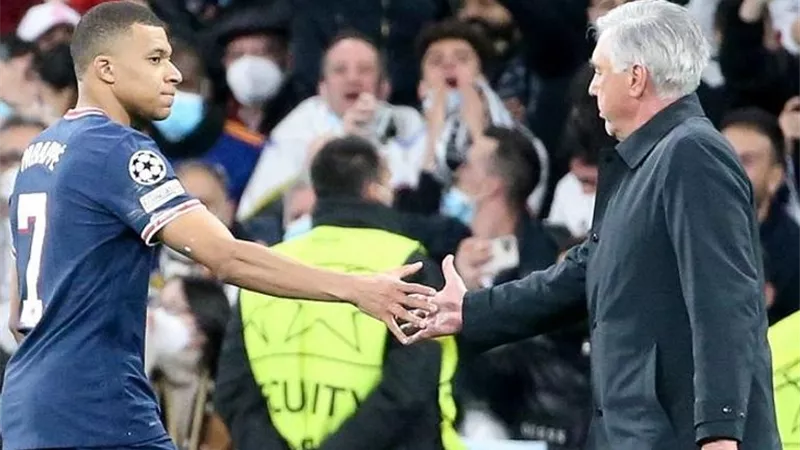 أسطورة ريال مدريد يحذر من صفقة مبابي