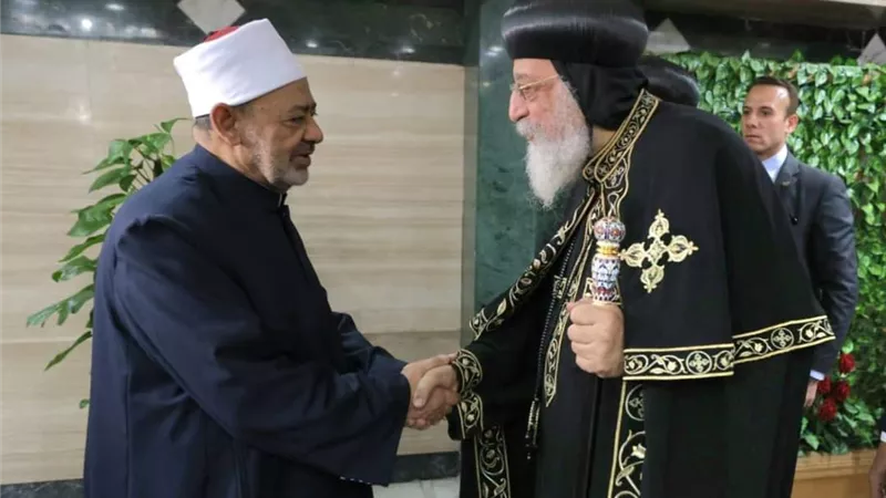 شيخ الأزهر يستقبل البابا تواضروس للتهنئة بقرب حلول عيد الفطر