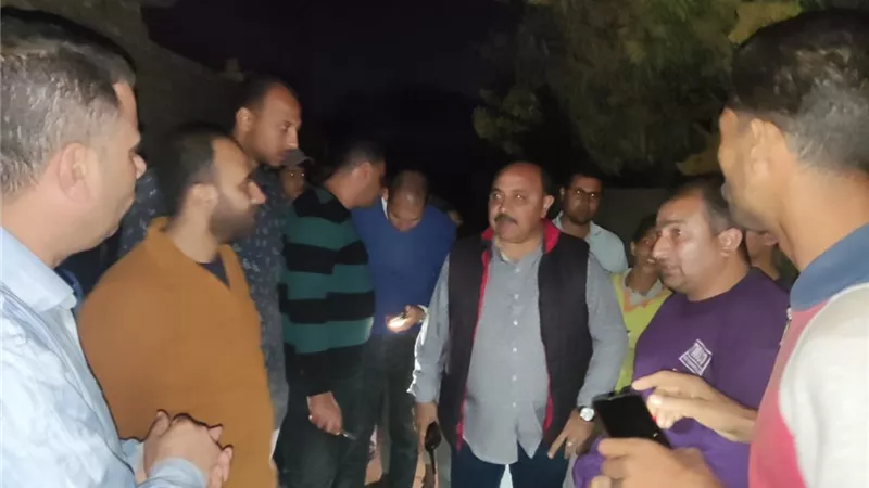 استمرار اعمال سحب المياة ليلاً من المنازل الغارقة