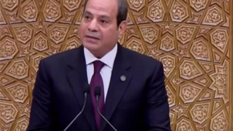 الرئيس يجدد العهد مع شعب مصر على استكمال مسيرة بناء الوطن