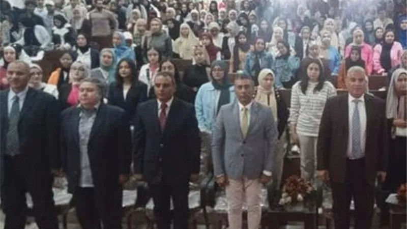 1000 طالب يُشاركون بأبحاثهم في المؤتمر السادس بآداب القناة