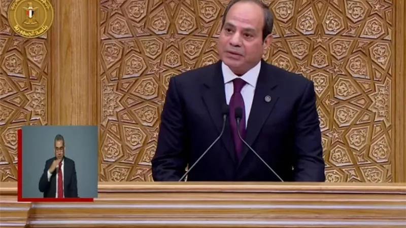 الرئيس السيسي: التحديات التي تواجه العالم اليوم تحتم علينا أن نكون فى سباق مع الزمن من أجل التقدم