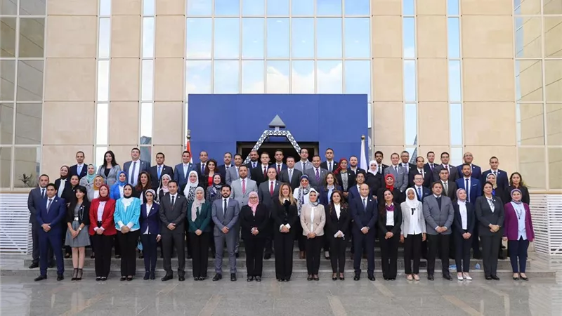 بدء التسجيل للدفعة الخامسة من البرنامج الرئاسي لتأهيل الشباب للقيادة.. كيفية التقديم