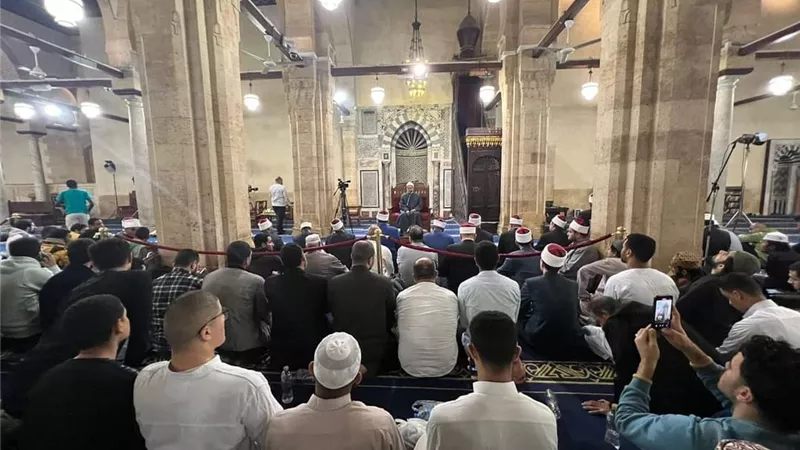 رئيس جامعة الأزهر يدعو المسلمين لاغتنام العشر الأواخر من رمضان