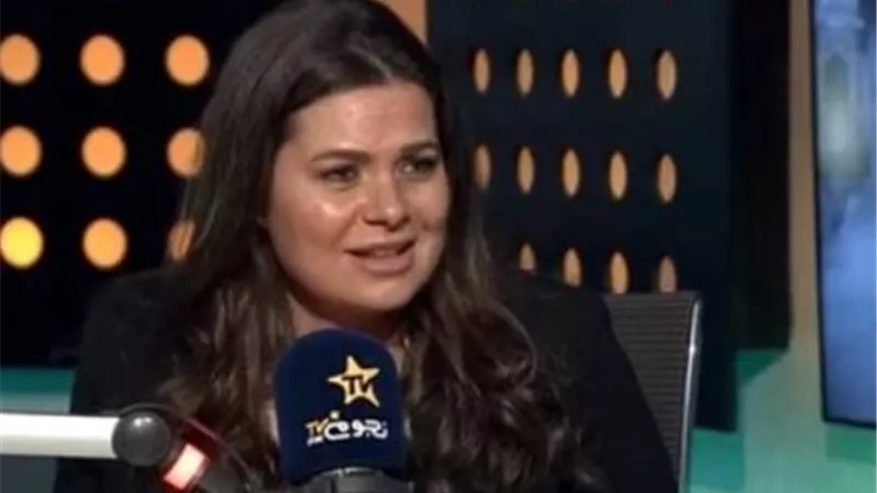 يسرا اللوزى : 