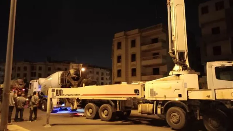 جهاز مدينة الشروق يتحفظ على 6 مُركبات مخالفة فى حملة ليلية.. صور
