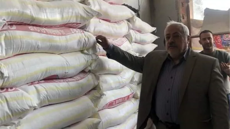 ضبط 2 طن دقيق و500 لتر زيت طعام مجهولة ببلبيس
