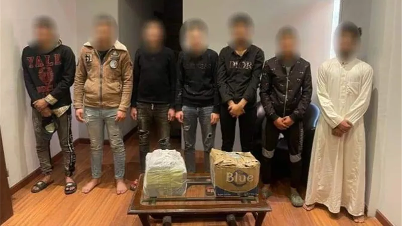 الأمن يكشف تفاصيل اصابة 8 أشخاص بعد إلقاء ألعاب نارية على مركب نيلى