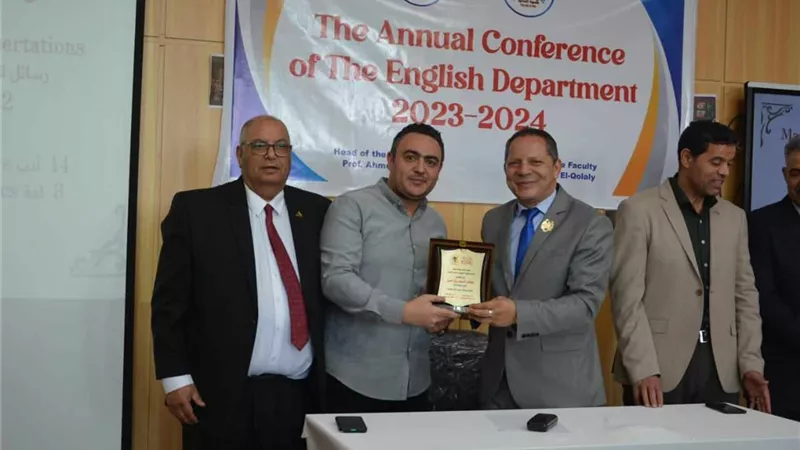 إنطلاق فعاليات المؤتمر العلمي لقسم اللغة الإنجليزية بآداب دمياط