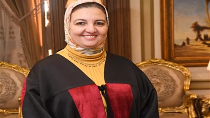 أماني أسامة كامل قائماً بأعمال عميد صيدلة عين شمس