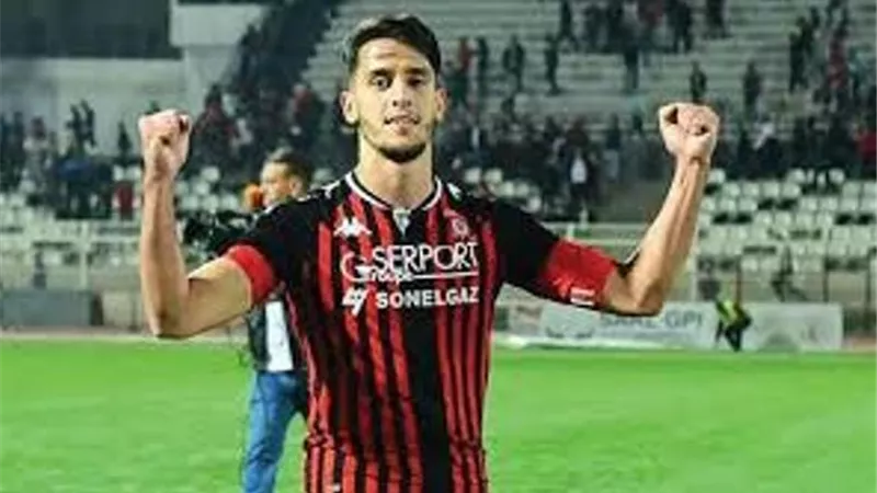 بـ 1.5 مليون دولار .. نجم منتخب الجزائر يدعم دفاع الاهلى بعد احتراف منعم ورحيل متولى