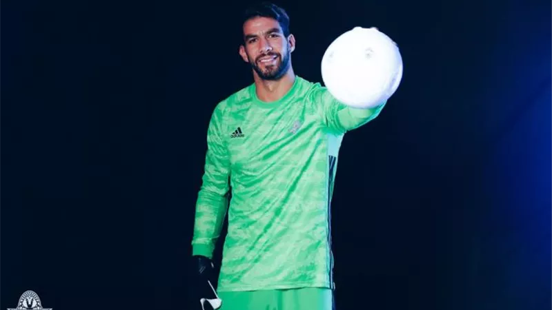 شاهد .. شريف إكرامي يكشف أسباب عدم مشاركته مع بيراميدز حاليا