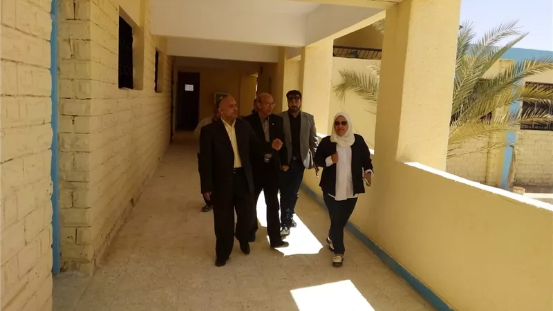 وكيل تعليم مطروح يتابع مشروع إعادة تأهيل بعض مدارس العلمين