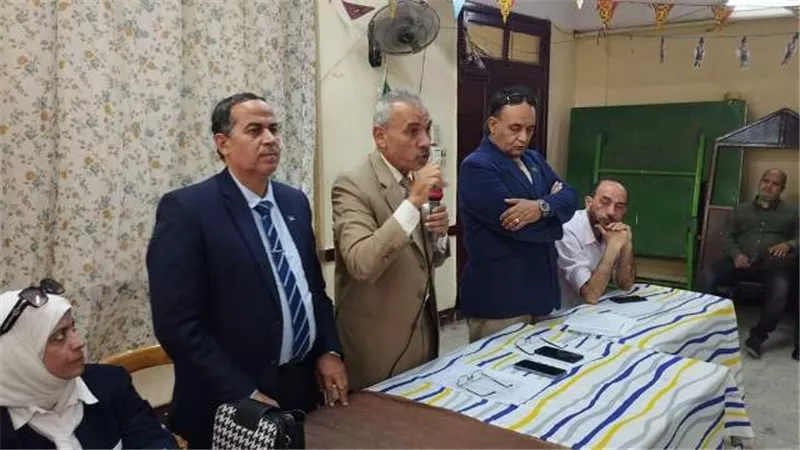 انعقاد لجنة معالجة تسرب التعليم بادارة شرق الزقازيق