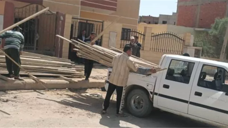 أسباب تحفظ جهاز بدر على معدات المقاولين وإزالة دور سكنى مخالف صور