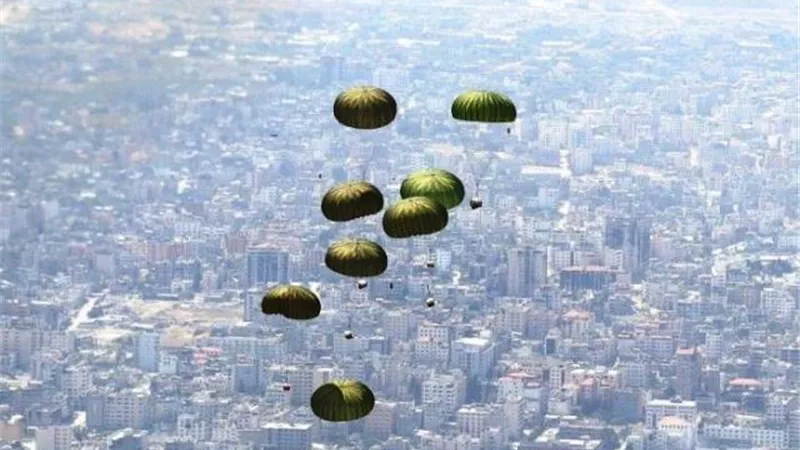 الأردن يضفي فرحة العيد على غزة بـ 10 إنزالات جوية