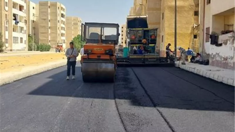 رصف شوارع مدينة المستقبل بالإسماعيلية