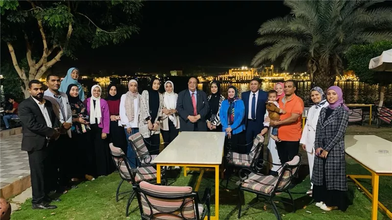 رئيس جامعة الأقصر يشارك فى حفل الإفطار الجماعى لكلية العلوم