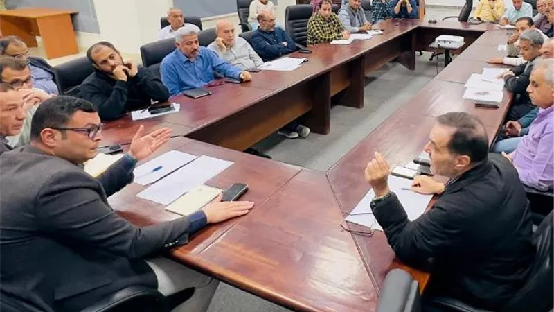 أسباب اجتماع رئيس جهاز العاصمة الإدارية بمسئولى الشركات.. بالصور