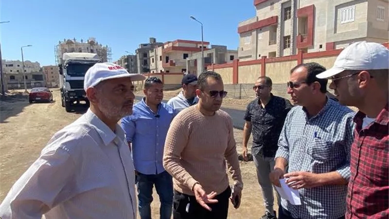 رئيس جهاز دمياط الجديدة يتفقد مشروعات أهم الطرق فى المدينة.. صور