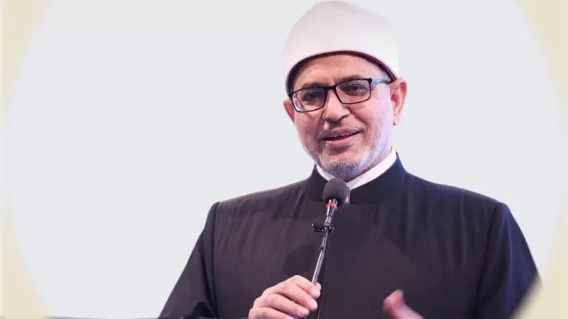رئيس جامعة الأزهر يهنئ الطلاب الفائزين بجائزة تمكين الشباب