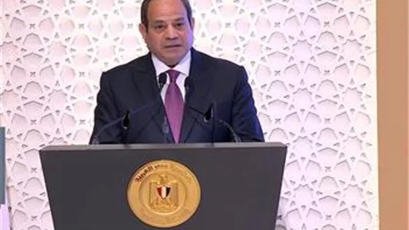 السيسى : ليلة القدر موعدا سنويا لاستخلاص المعانى العظيمة واليقين فى الفوز برضا الله