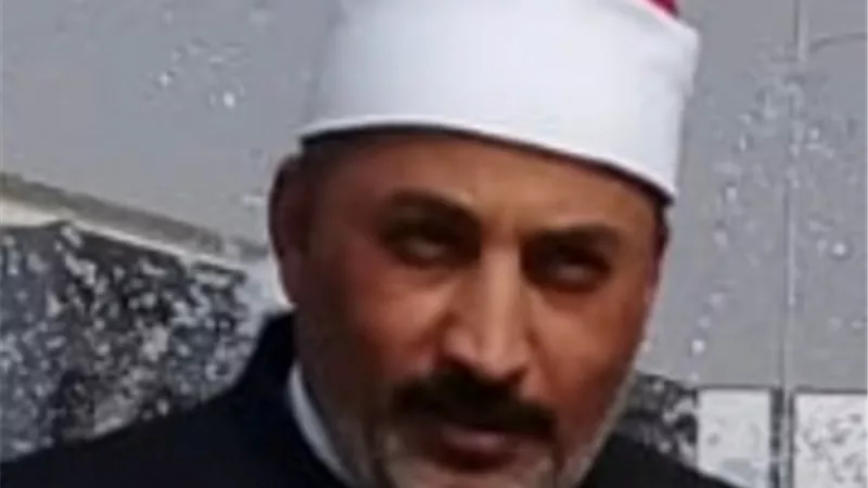 إفطار لرواد مسجد المدينة المنورة بالعبور