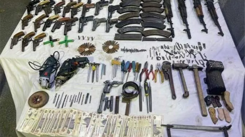 ضبط مزارع يتاجر فى الاسلحة النارية بالمنيا