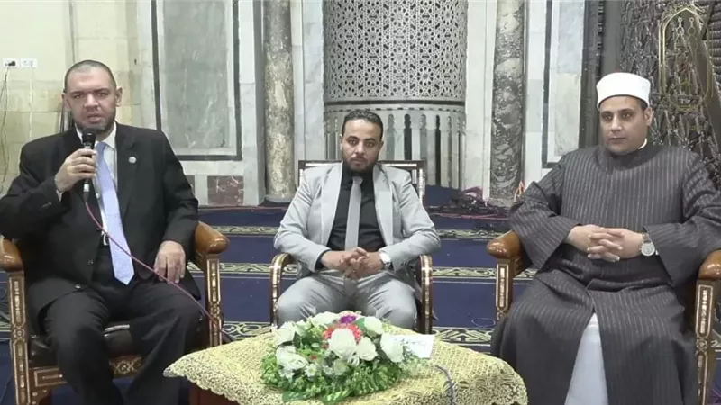 ملتقى باب الريان بالجامع الأزهر يناقش علاقة الآباء بالأبناء