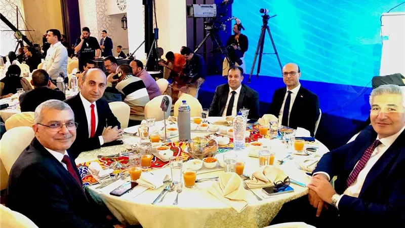رئيس جامعة أسيوط يشارك حفل إفطار الأسرة المصرية 2024