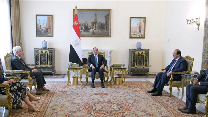 الرئيس السيسي يستقبل رئيس وكالة الاستخبارات المركزية الأمريكية