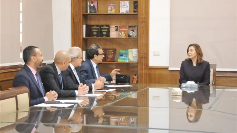 وزيرة الثقافة تلتقي مجلس إدارة اتحاد الناشرين المصريين