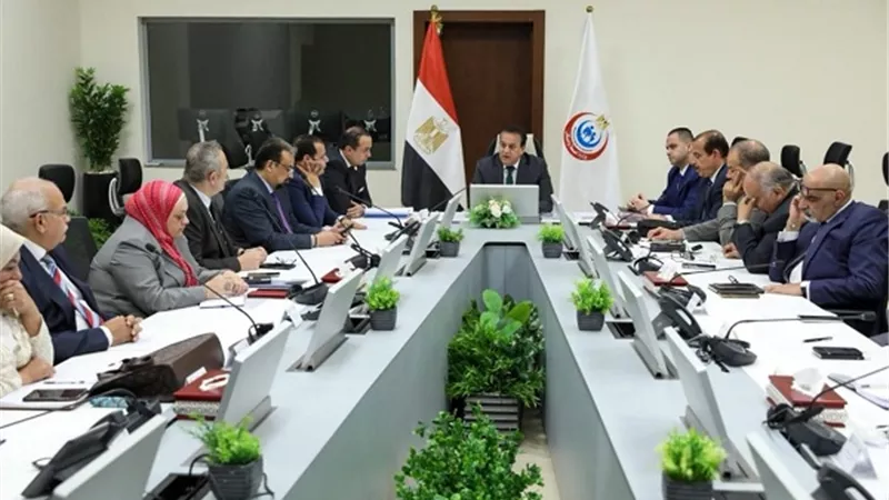 وزير الصحة يناقش خطة التأمين الطبي خلال الاحتفال بعيد الفطر