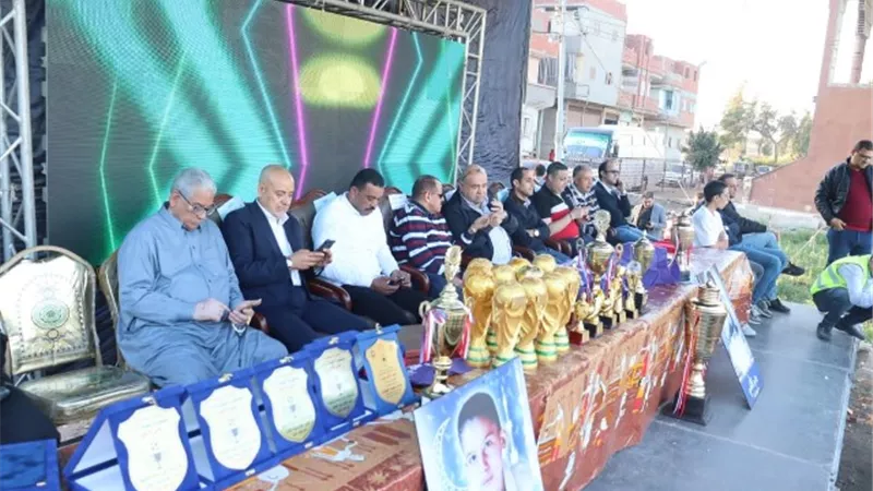 كرتونه زيت لافضل لاعب فى دورة رمضانية بالدقهلية