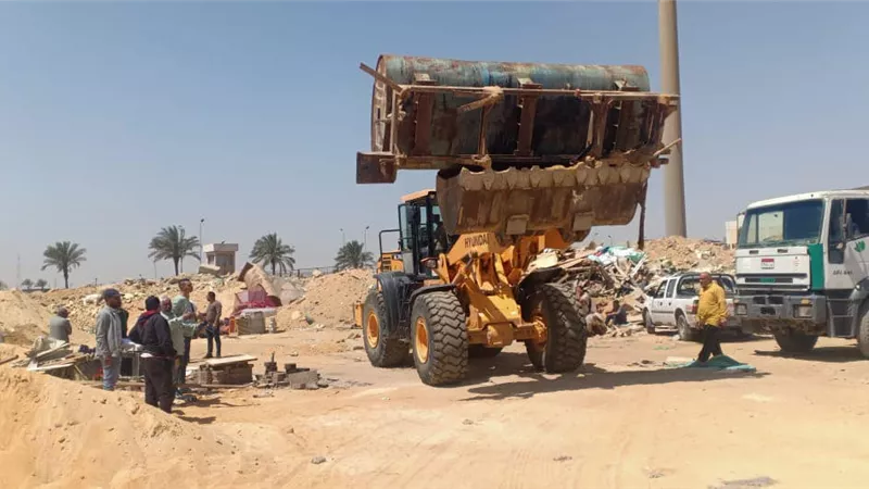 حملات مكبرة لإزالة المباني المخالفة بالقاهرة الجديدة.. صور