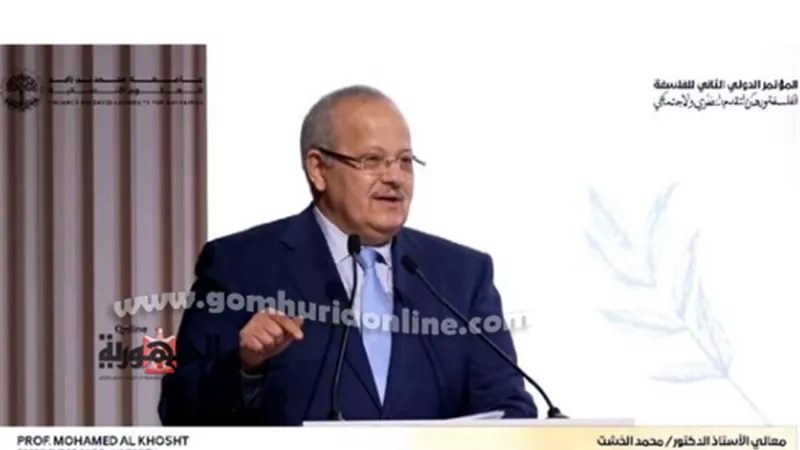 الخشت يستعرض تقريرًا حول إنجازات المعهد القومي للأورام