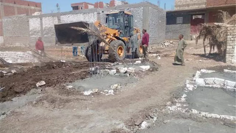 ازالات فورية للمخالفين بالبناء على أملاك الدولة بالمنيا