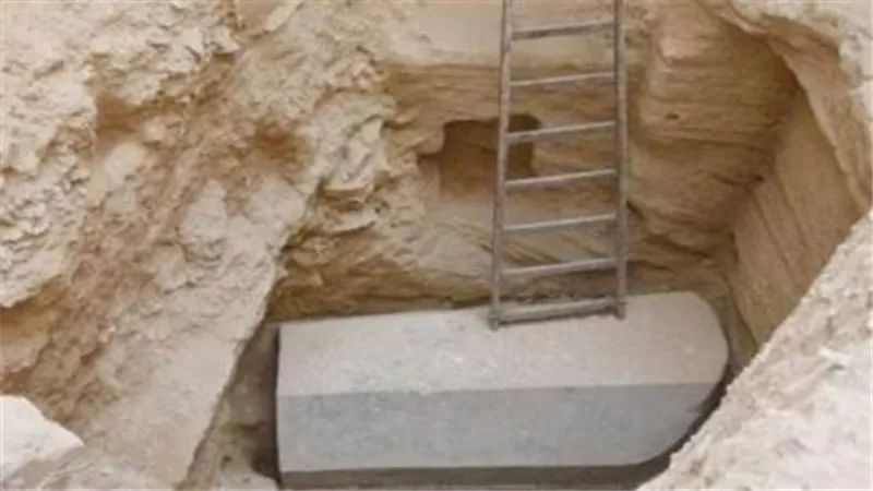 ضبط 3 ينقبون عن الآثار أسفل منزل بالشرابية