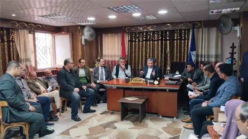 مدير تعليم دمياط يبحث الإستعدادات لإمتحانات نهاية العام