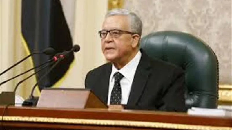 رئيس مجلس النواب ينعي الدكتور أحمد فتحي سرور