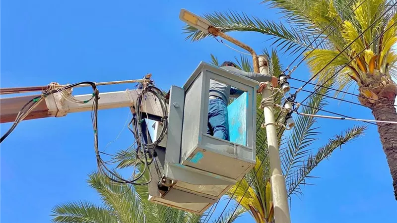 محافظ كفرالشيخ يتابع رفع كفاءة منظومة الإنارة بمدينة مصيف بلطيم