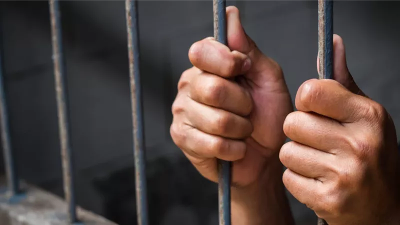 تصل للحبس.. عقوبة إتلاف الممتلكات العامة واسلاك الكهرباء