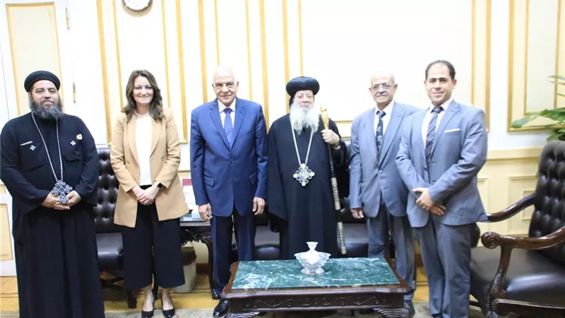 محافظ الجيزة يستقبل وفود الكنائس لتقديم التهنئة بعيدالفطر المبارك