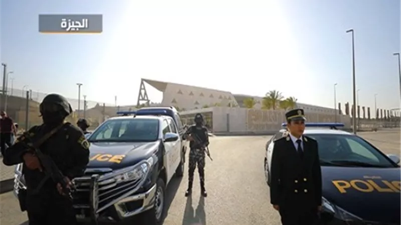 انتشار أمني بالمترو والكورنيش.. خطة الداخلية لتأمين احتفالات المواطنين بعيد الفطر المبارك