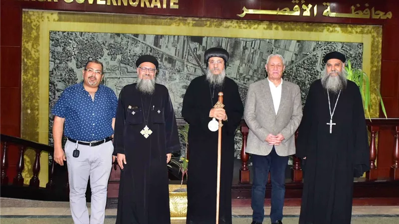 وفد الكنيسة الأرثوذكسية بأرمنت يهنئ محافظ الأقصر بعيد الفطر