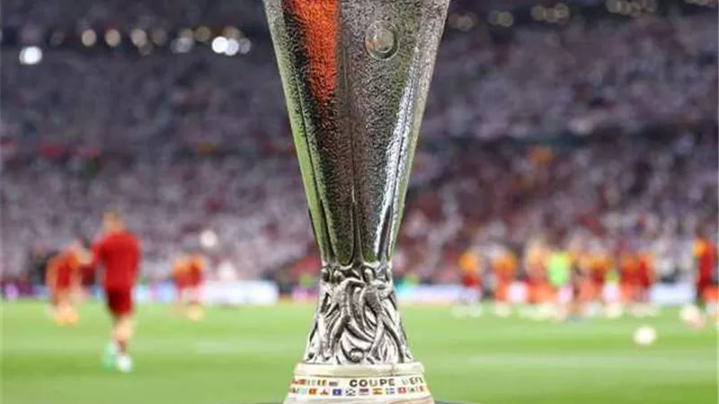 قبل مواجهة الدوري الأوروبي.. بنفيكا يلغي تذاكر مشجعي مرسيليا