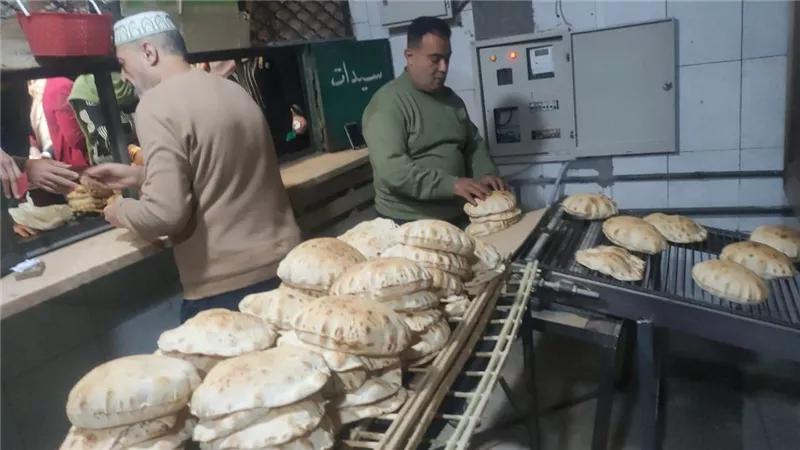 غرفة عمليات بمديرية التموين لتابعه أعمال المخابز و الأسواق